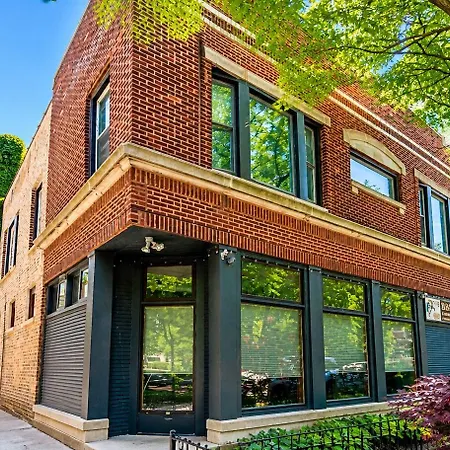 Bed & Breakfast House 5863- Chicago's Premier 4*