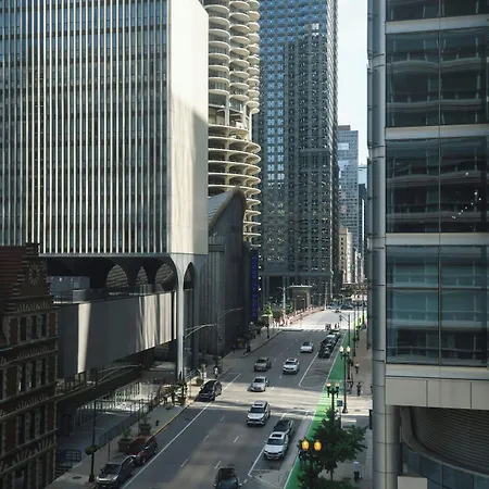 By Marriott Downtown/river North Chicago