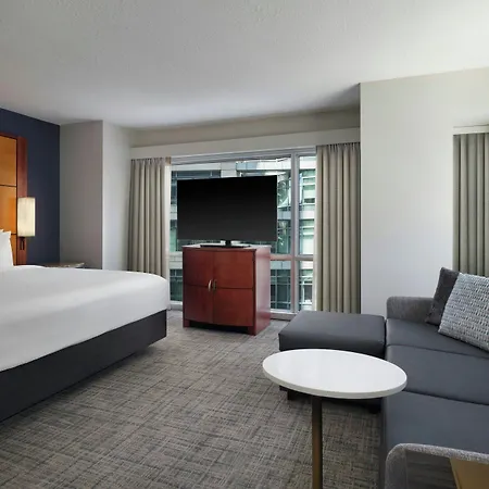 Hotel By Marriott Downtown/river North