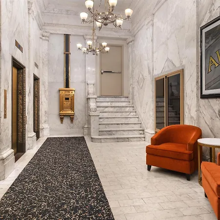 Hampton Majestic Theatre District Hotel 3*