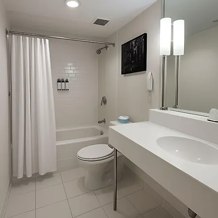 Hotel Crowne Plaza - West Loop By Ihg
