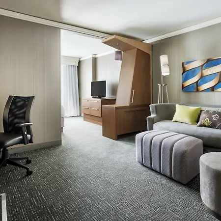 Courtyard By Marriott Downtown/magnificent Mile