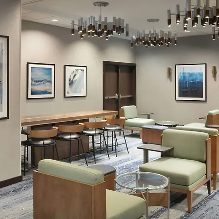 Courtyard By Marriott Downtown/magnificent Mile Hotel 3*