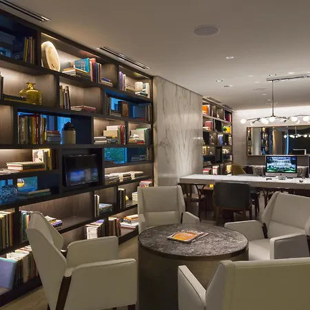 Hyatt Centric Magnificent Mile Hotel 4*