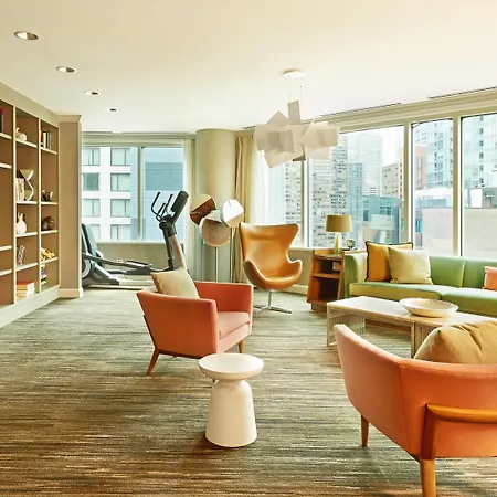 Hyatt Centric Magnificent Mile Hotel 4*