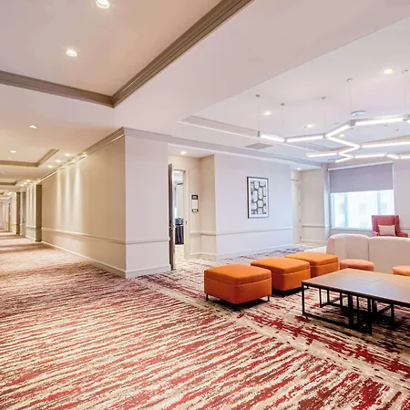 Hilton Garden Downtown/magnificent Mile 3*