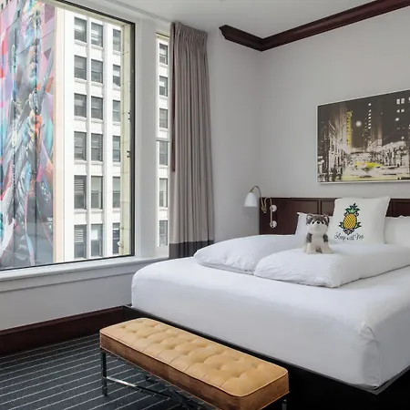 Hotel Staypineapple, An Iconic Hotel, The Loop