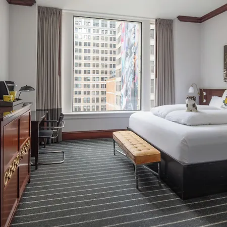 Hotel Staypineapple, An Iconic Hotel, The Loop