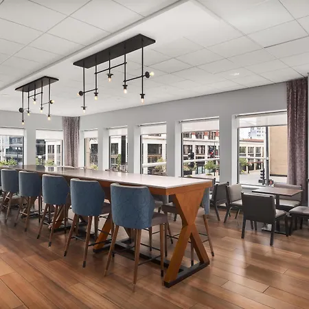 Hampton & Chicago-downtown Hotel