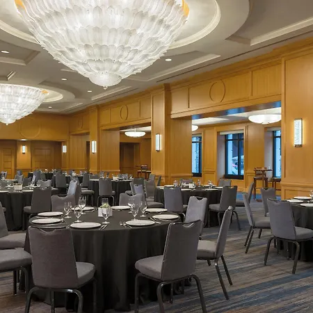 Hotel The Westin River North 4*