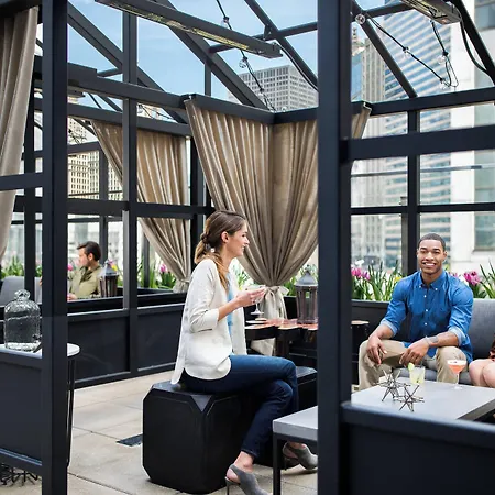 Renaissance Downtown Hotel 4*