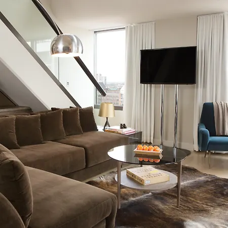 Thompson Chicago, By Hyatt Chicago