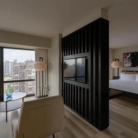 Thompson Chicago, By Hyatt 4*