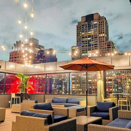 The Collection Magnificent Mile 4*