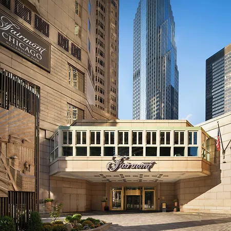 Fairmont Millennium Park 4*