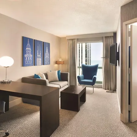 Hilton Magnificent Mile 3*