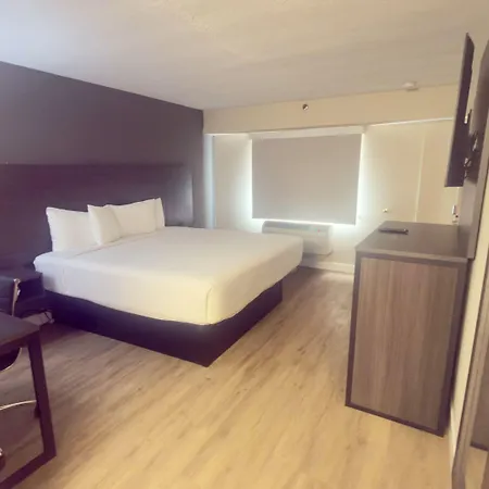 Shore Hotel 3*