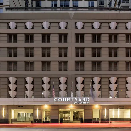 Hotel Courtyard By Marriott Downtown/river North 3*