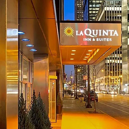 La Quinta & By Wyndham Downtown Hotel