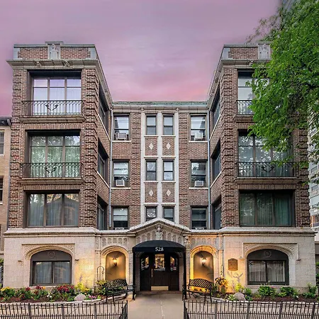 Majestic 3* Chicago