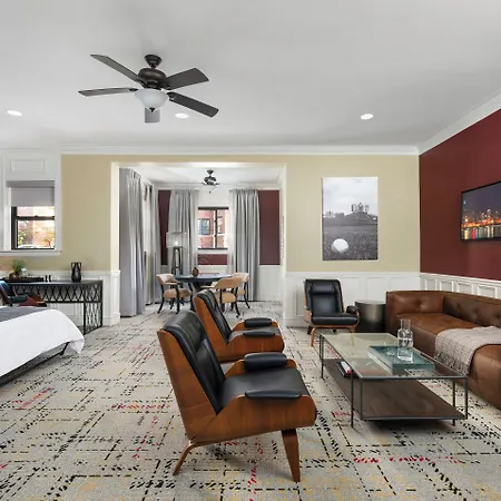 Majestic 3* Chicago