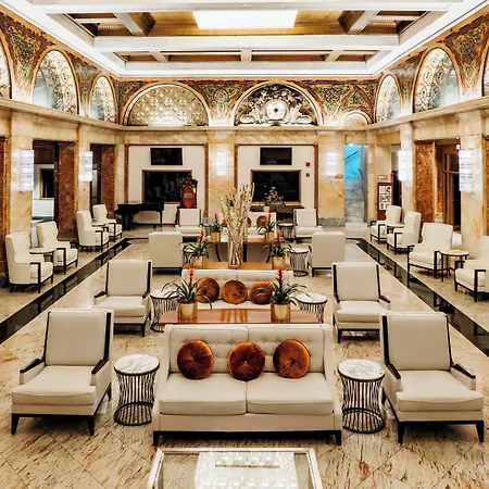 Congress Plaza Hotel 4*