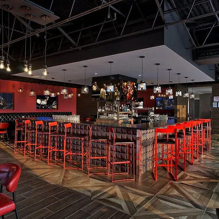 Hotel Midway Airport S By Ihg 3*