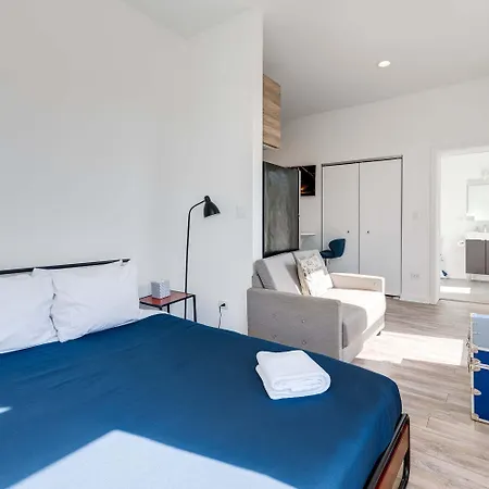 Hotel 747 Lofts By Redawning - River West, Third Floor *