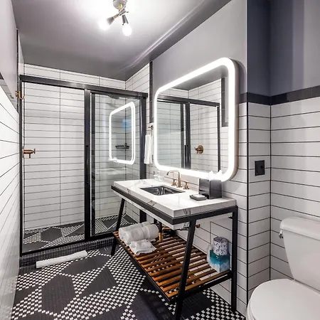 The Collection Wrigleyville 4*