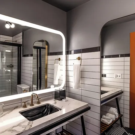 The Collection Wrigleyville Chicago
