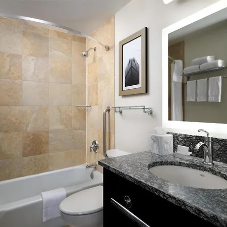 Homewood By Hilton Downtown - Magnificent Mile Hotel 3*