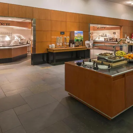 Embassy By Hilton Downtown Magnificent Mile 4*
