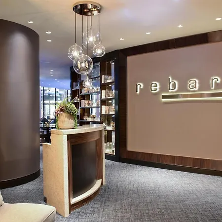Trump International & Tower Hotel 5*