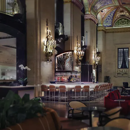 Hotel The Palmer House Hilton 4*