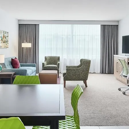 Home2 By Hilton Mccormick Place Hotel 3*