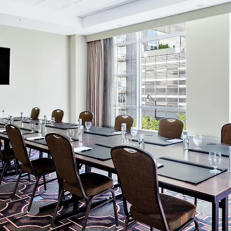 Home2 By Hilton Mccormick Place Hotel 3*