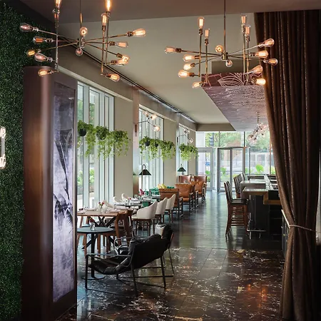 The Royal Sonesta River North Hotel 4*