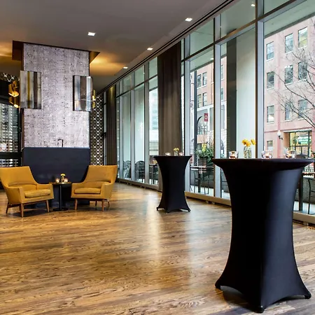 Hotel The Royal Sonesta River North 4*