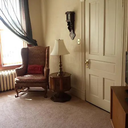 Benedictine Apartment *