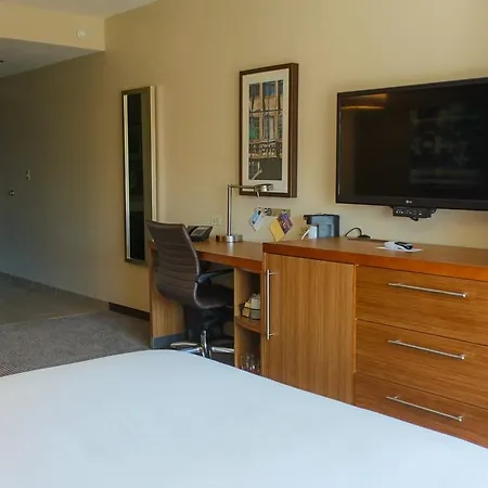 Hyatt Place Chicago-south/university Medical Center 3*