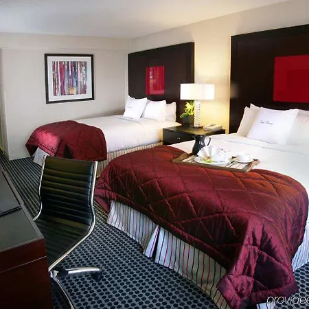 Doubletree By Hilton Magnificent Mile Hotel 4*