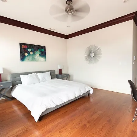 Aparthotel Sonder — Fullerton Chicago