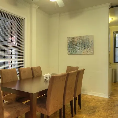 Apartment Three-bedroom On W Belmont Avenue Apt 2e *