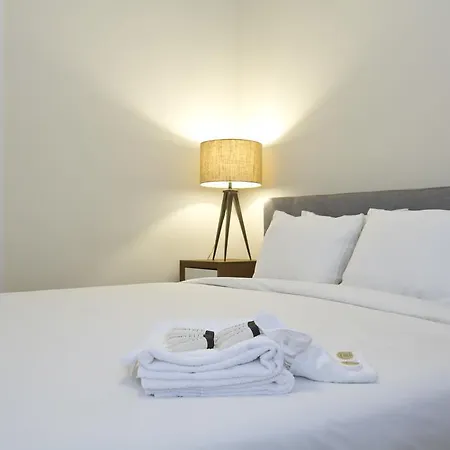 Apartment Four-bedroom On W Grace Street Apt 1w Chicago