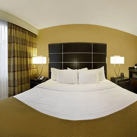 Embassy - Downtown River North 3*