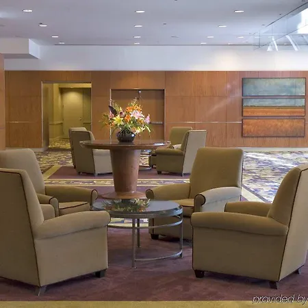 Embassy By Hilton Downtown Magnificent Mile 4*