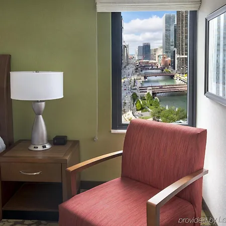 Hilton Garden Downtown Riverwalk 3*