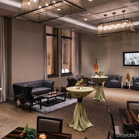 By Marriott Downtown/loop Hotel
