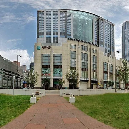 Hotel Embassy By Hilton Downtown Magnificent Mile 4*