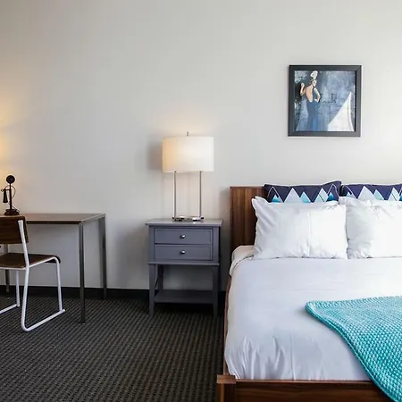 Two-bedroom On W Van Buren Street Apt 1104